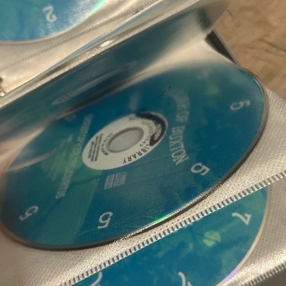 Elijah Of Buxton Kids Audio Book Newberry Medal 8 CDs Recorded By Mirron Willis - Picture 3 of 3